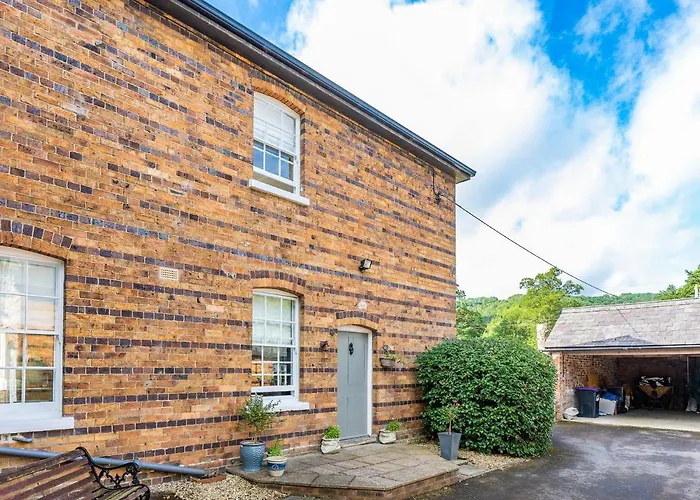 Top Hotels in Pembridge Herefordshire for Idyllic Stay