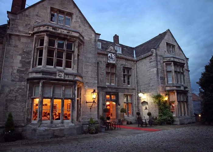 Top Ripon Hotels with Enticing Swimming Pools