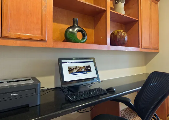Best Cleveland Airport Hotels with Shuttle Service