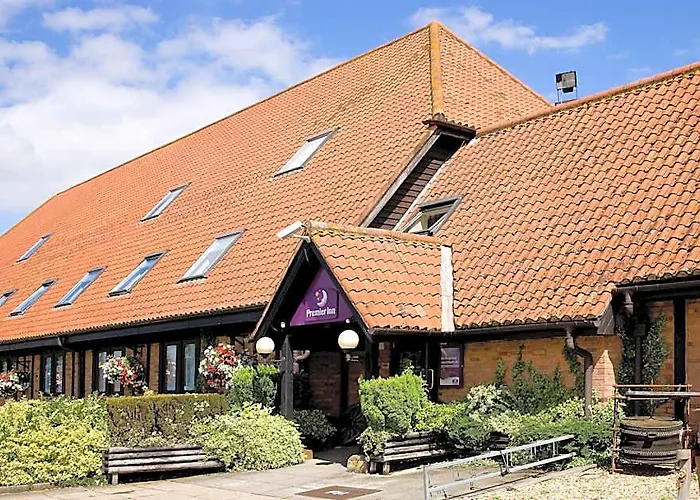 Best Hotels with Swimming Pools in Milton Keynes