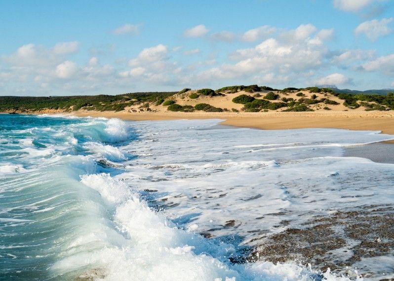 La Spiaggia di Piscinas, tra dune e mare blu, Sardegna. 
©Elisa Locci/Shutterstock