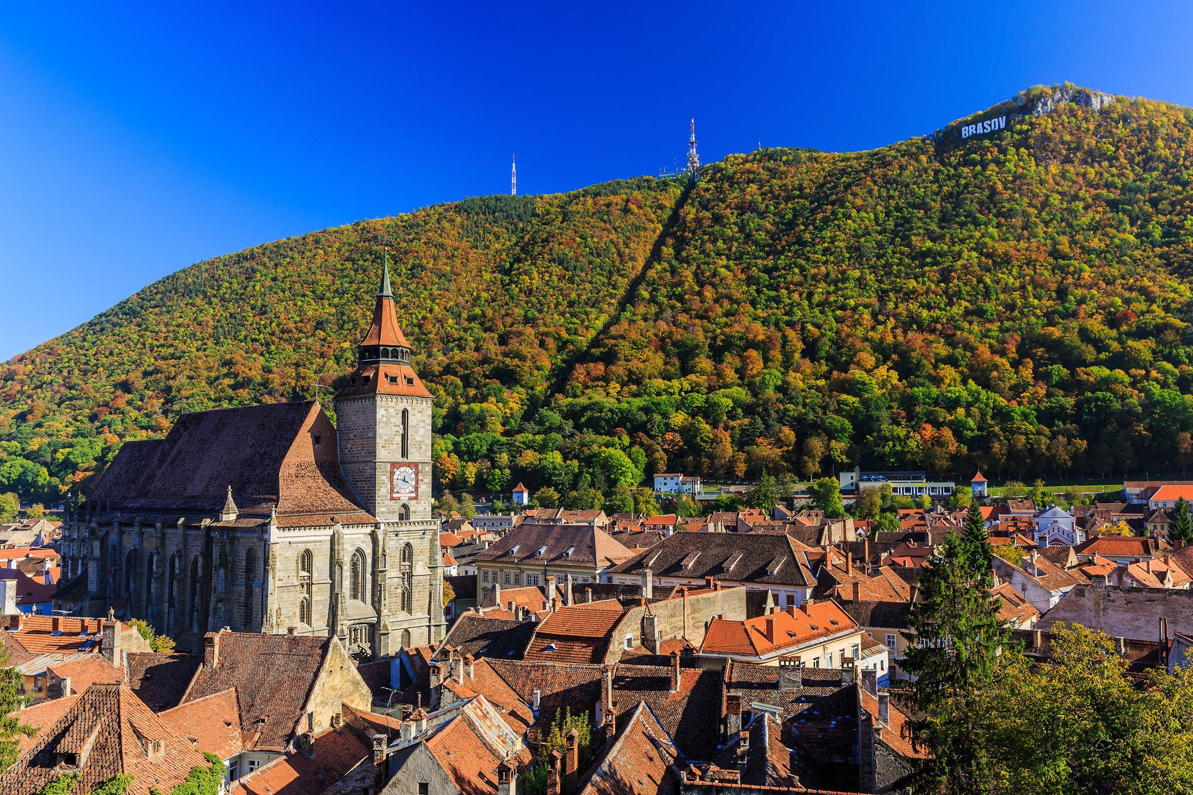 La celebre “chiesa nera” di Brasov, Romania ©sorincolac/Getty Images